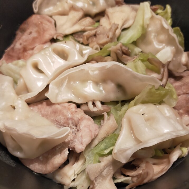 キャベツとまいたけと餃子のヘルシー蒸し